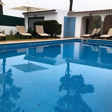 Caparica Pool Beach House * Charneca (Setubal)